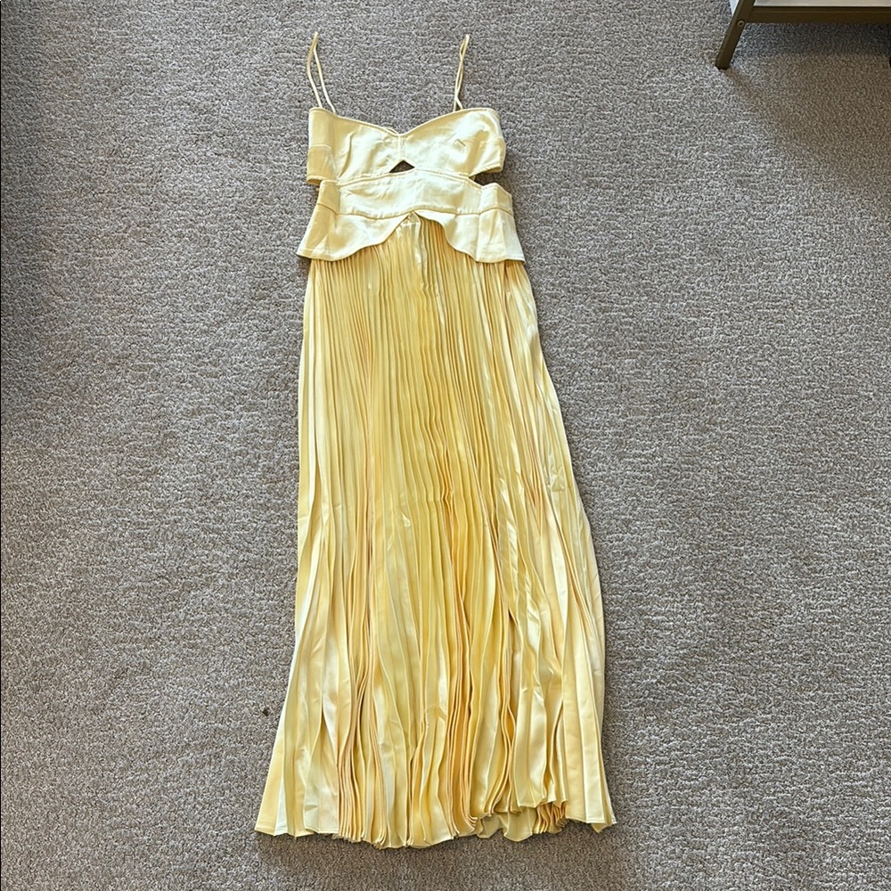 Elegant Yellow Pleated Dress